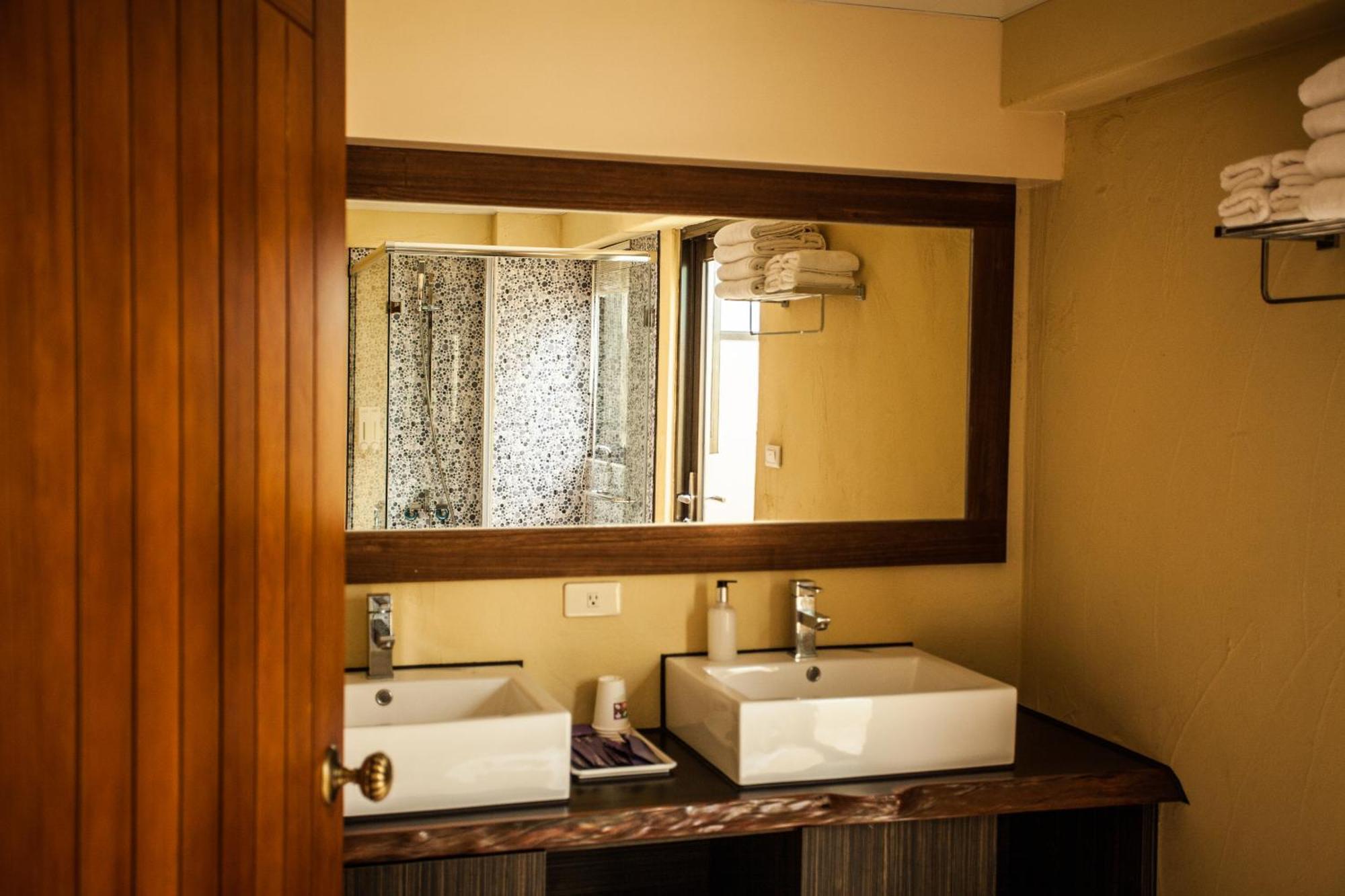 Oasis Hotel Magong Bagian luar foto