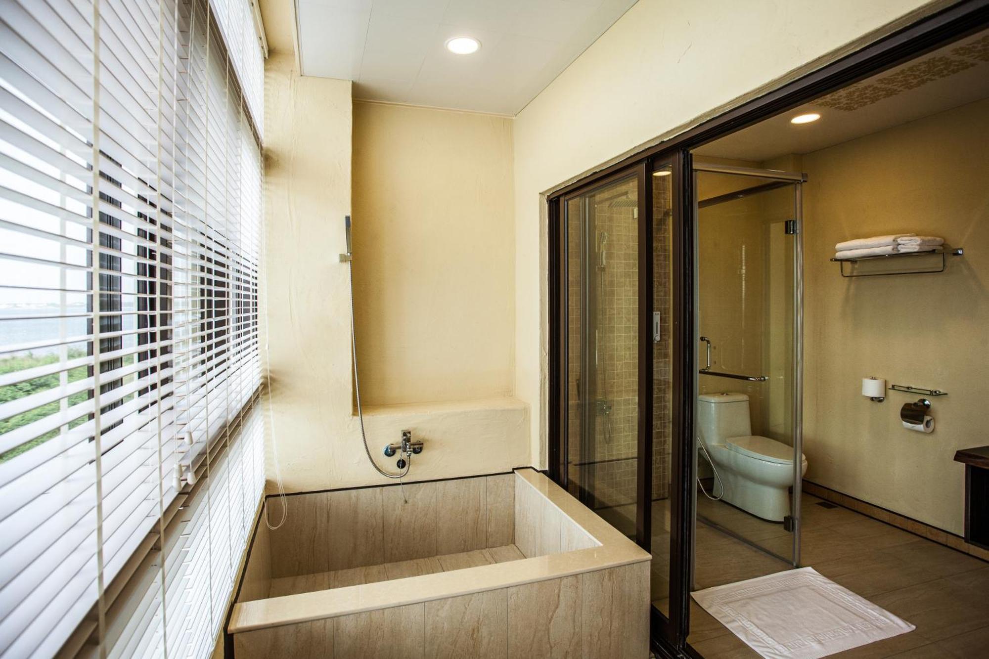 Oasis Hotel Magong Bagian luar foto