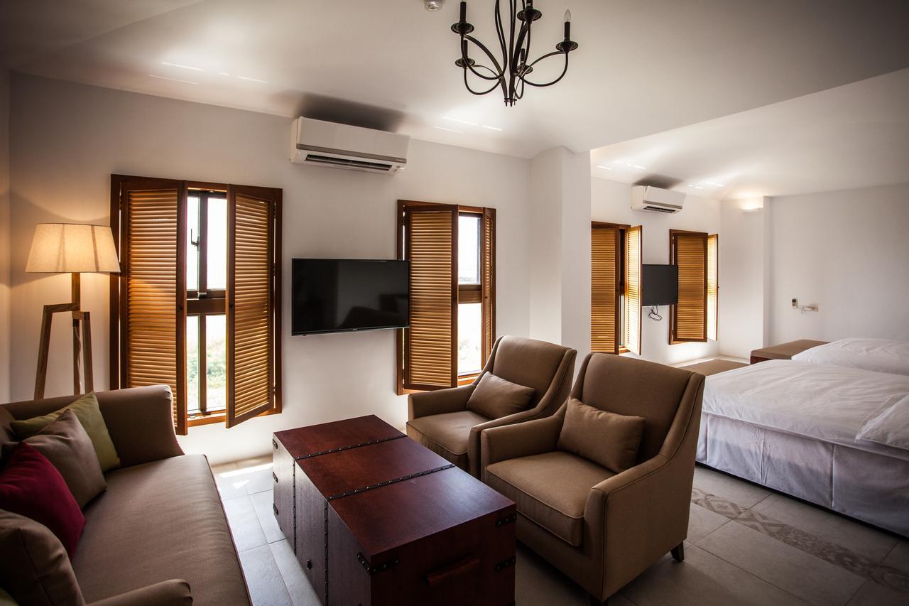 Oasis Hotel Magong Bagian luar foto